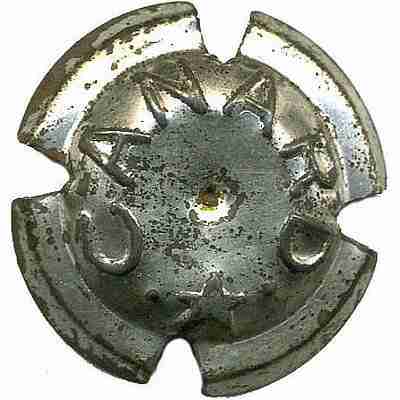 N°006 A encoche estampée Acier
Photo: CONSTANT Jacques
