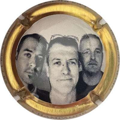 N°05x Portrait 3 hommes, contour or
Photo Bruno HEBMANN GONTIER
