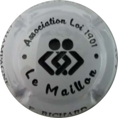 N°03a Association Le Maillon, fond blanc
Photo Claudius ATTILIUS
