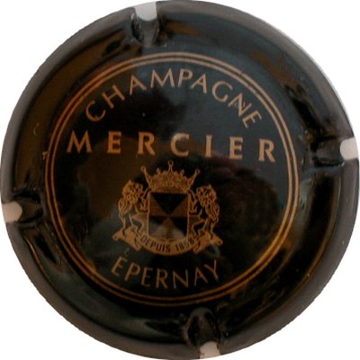 N°19 Noir et or, bas de l'écusson arrondi
Photo GOURAUD Jacques
