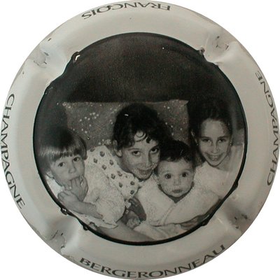 N°01 Série enfants, noir et blanc, Contour blanc
Photo GOURAUD Jacques
