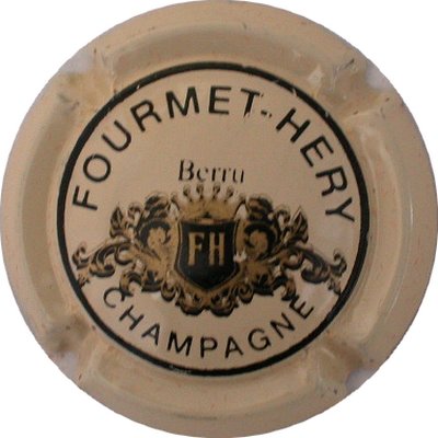 N°01 Crème, noir et or, blason bas
Photo GOURAUD Jacques
