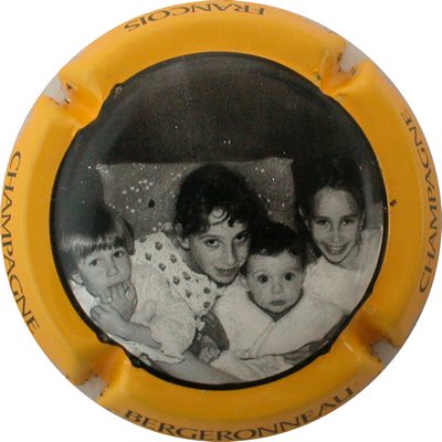 N°01 Série enfants, noir et blanc, Contour jaune
Photo GOURAUD Jacques
