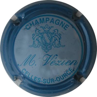 N°007 Contour bleu, lettres bleues clair sur fond gris
Photo GOURAUD Jacques
