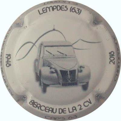 N°23 Caps63, les amis de la 2 CV, fond blanc
Photo Jacques GOURAUD
