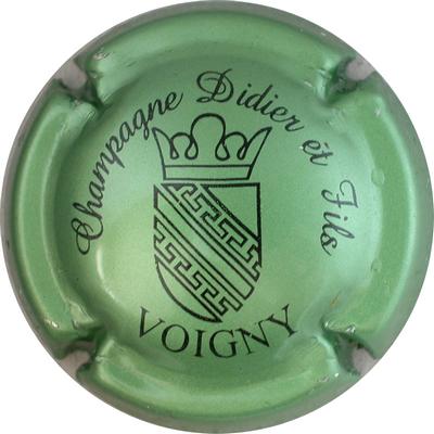 N°02 Série de 6 (écusson), vert métal et noir
Photo GOURAUD Jacques
