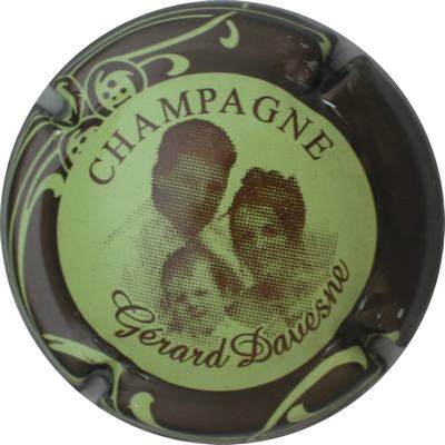 N°06 Série de 6 (3 portraits), vert pâle, contour marron
Photo GOURAUD Jacques
