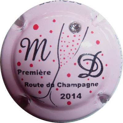 N°065a Première route du champagne 2014, fond rose avec strass
Photo SAVART CHRISTOPHE
