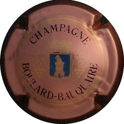 N°04 Rosé, écusson bleu foncé
Photo BENEZETH Louis
