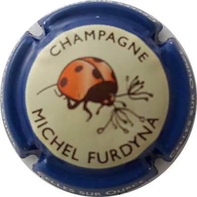 N°45 Contour bleu foncé
Photo France Marie
