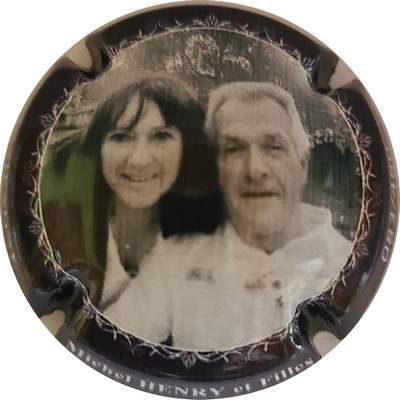 N°NR Couple, contour noir
Photo Joëlle MENNERET
Mots-clés: NR