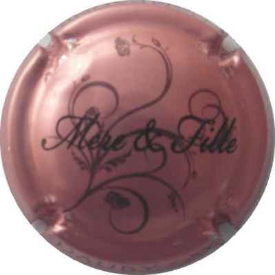 N°15c Mère & fille, fond rosé
Photo THIERRY Jacques
