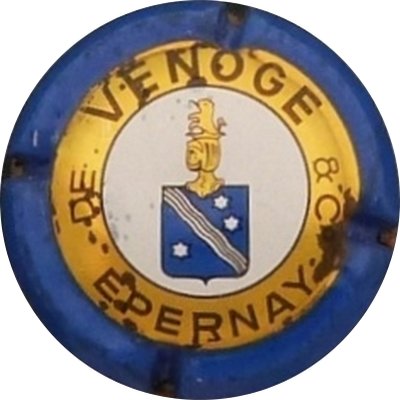 N°004 Bleu, barre blanche, lettres fines
Photo BENEZETH Louis
