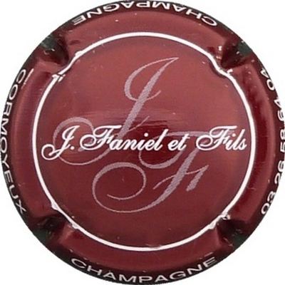 N°02 Bordeaux et blanc
Photo BENEZETH Louis
