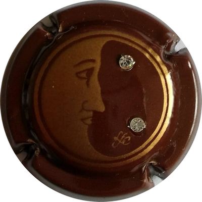 C13 Série (Lune) fond bordeaux, avec 2 strass
Photo Alexandre LE FAUCHEUR
