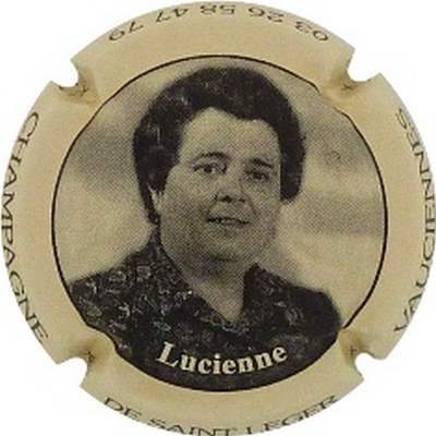 N°48b Lucienne, contour crème
Photo Louis BENEZETH
