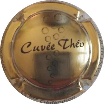 N°28x-NR Cuvée Théo, doré a l'or fin, bulles vides
Photo Alexandre LE FAUCHEUR
