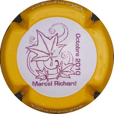 N°09 Octobre 2010, contour jaune
Photo BENEZETH Louis
