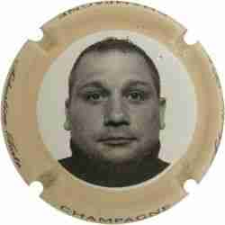 N°02 Série de 6 (portrait), contour crème 
Photo Yves STEFANI
