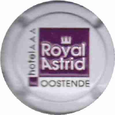 N°031a Fond blanc, relief
Image Yves STEFANI
