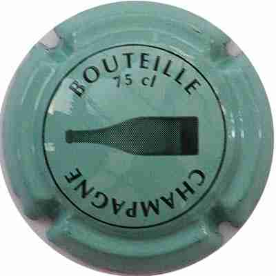 C04b La bouteille 75cl
Photo SIMONNOT Jean-Joseph
