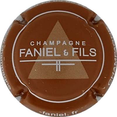 N°001 Marron et blanc
Photo Jacky MICHEL
Répertoriée à  FANIEL ET FILS par erreur
