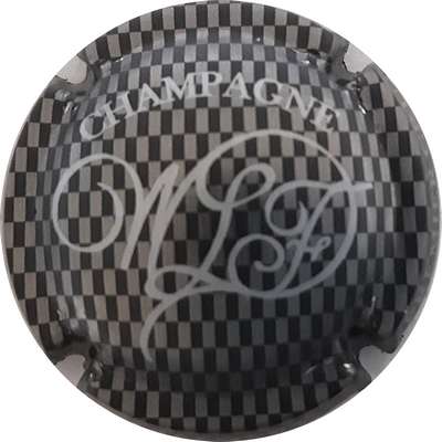 N°02 Damier noir et argent, initiales WLF
Photo MH Millot

