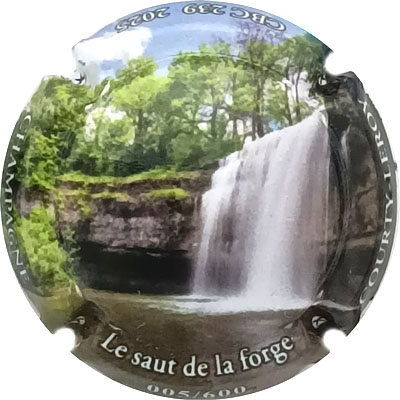 N°NR-01 Le Saut de la Forge, N°XXX-600
Photo René COSSEMENT
Mots-clés: CAPSULES DE CLUBS